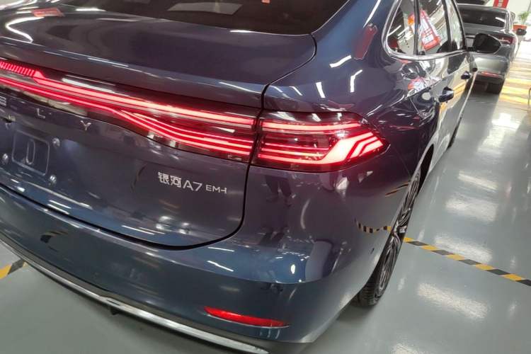 Used Geely Galaxy A7 2025 Model EM-i 150km Starship Edition Right Rear Taillight