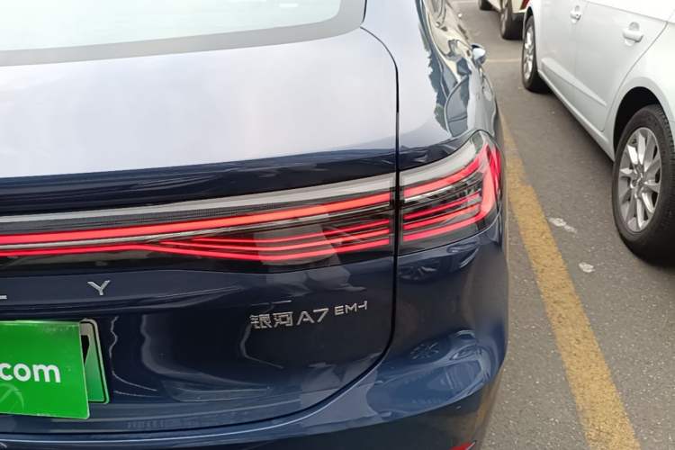 Used Geely Galaxy A7 2025 Model EM-i 150km Starship Edition Right Rear Taillight
