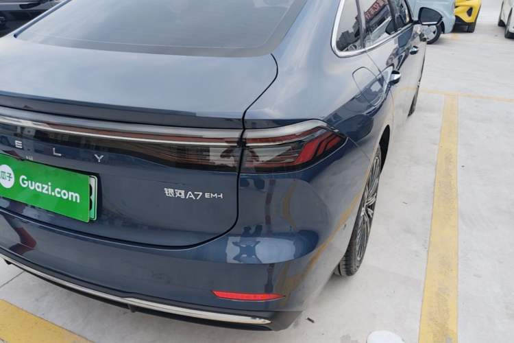 Used Geely Galaxy A7 2025 Model EM-i 150km Starship Edition Right Rear Taillight