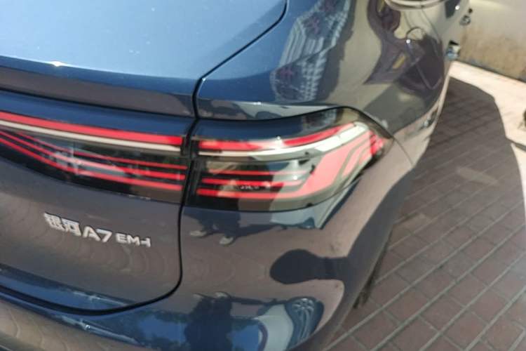 Used Geely Galaxy A7 2025 Model EM-i 150km Starship Edition Right Rear Taillight
