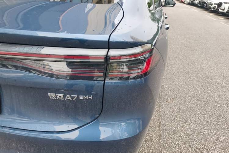 Used Geely Galaxy A7 2025 Model EM-i 150km Starship Edition Right Rear Taillight