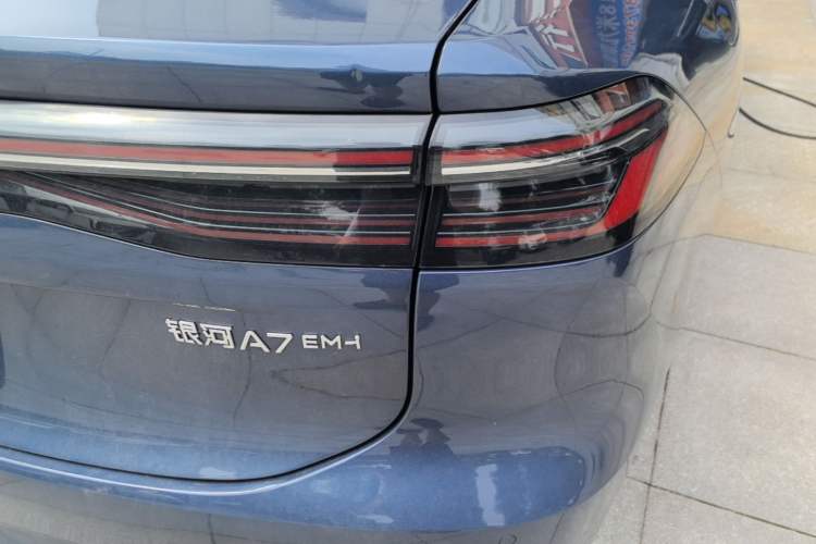 Used Geely Galaxy A7 2025 Model EM-i 150km Starship Edition Right Rear Taillight