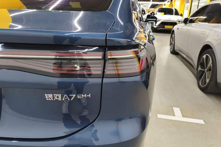 Used Geely Galaxy A7 2025 Model EM-i 150km Starship Edition Right Rear Taillight