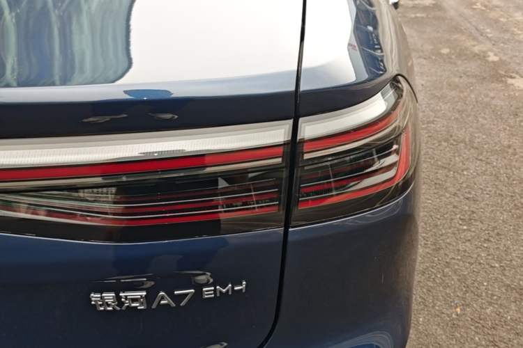 Used Geely Galaxy A7 2025 Model EM-i 150km Starship Edition Right Rear Taillight