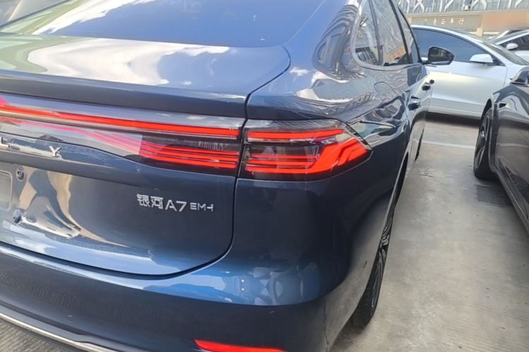 Used Geely Galaxy A7 2025 Model EM-i 150km Starship Edition Right Rear Taillight