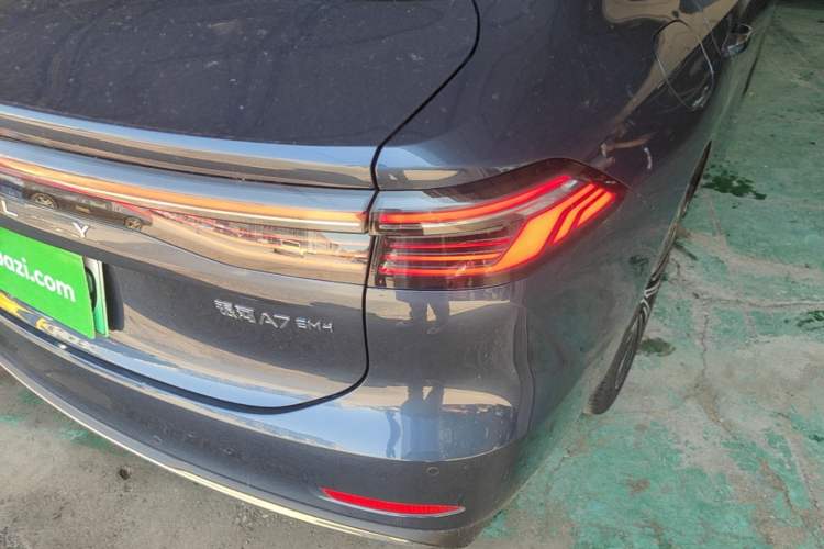 Used Geely Galaxy A7 2025 Model EM-i 150km Starship Edition Right Rear Taillight