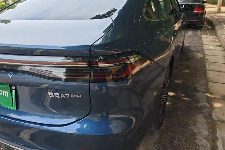 Used Geely Galaxy A7 2025 Model EM-i 150km Starship Edition Right Rear Taillight