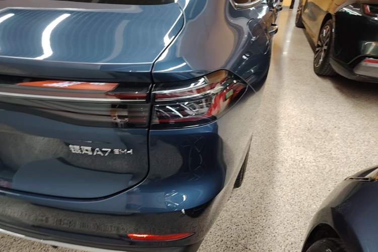 Used Geely Galaxy A7 2025 Model EM-i 150km Starship Edition Right Rear Taillight