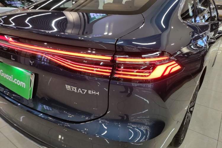 Used Geely Galaxy A7 2025 Model EM-i 150km Starship Edition Right Rear Taillight