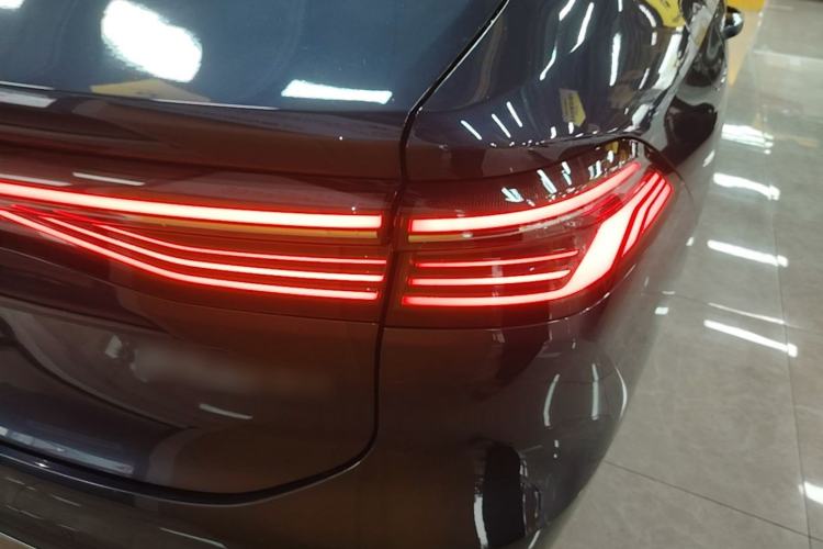 Used Geely Galaxy A7 2025 Model EM-i 150km Starship Edition Right Rear Taillight