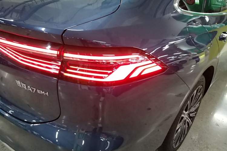 Used Geely Galaxy A7 2025 Model EM-i 150km Starship Edition Right Rear Taillight