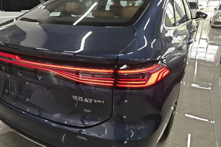 Used Geely Galaxy A7 2025 Model EM-i 150km Starship Edition Right Rear Taillight