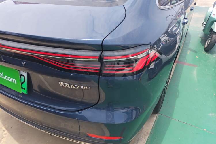 Used Geely Galaxy A7 2025 Model EM-i 150km Starship Edition Right Rear Taillight