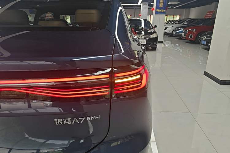 Used Geely Galaxy A7 2025 Model EM-i 150km Starship Edition Right Rear Taillight