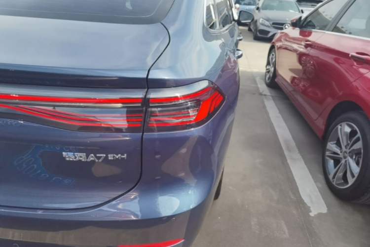 Used Geely Galaxy A7 2025 Model EM-i 150km Starship Edition Right Rear Taillight