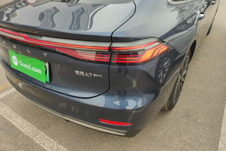 Used Geely Galaxy A7 2025 Model EM-i 150km Starship Edition Right Rear Taillight
