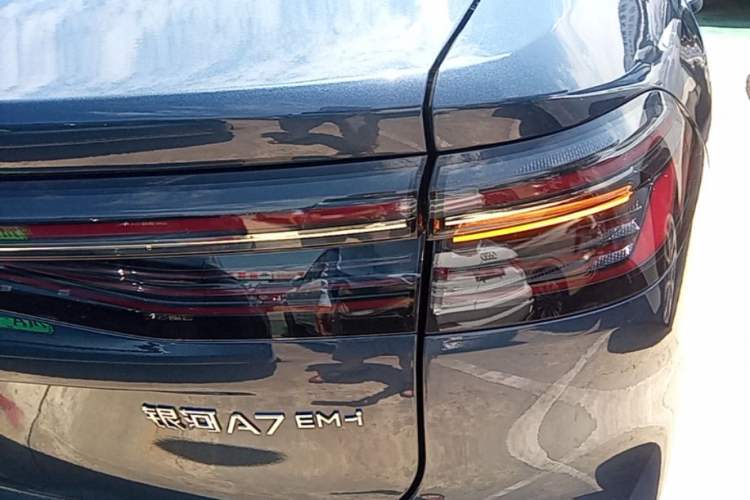 Used Geely Galaxy A7 2025 Model EM-i 150km Starship Edition Right Rear Taillight