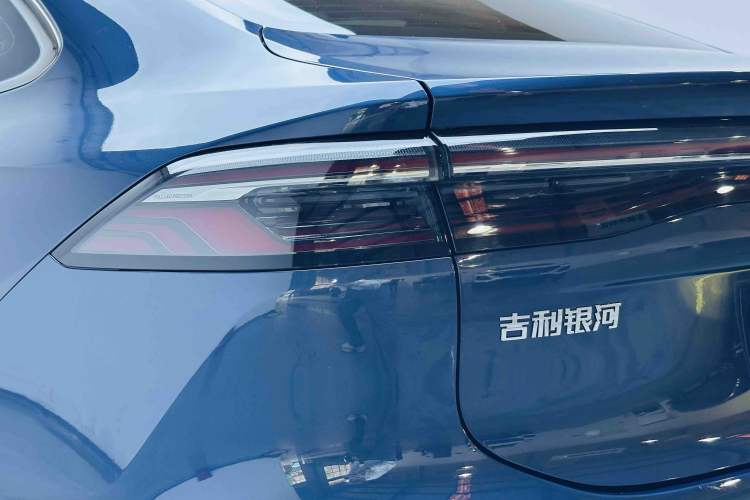 Used Geely Galaxy A7 2025 Model EM-i 150km Starship Edition Right Rear Taillight