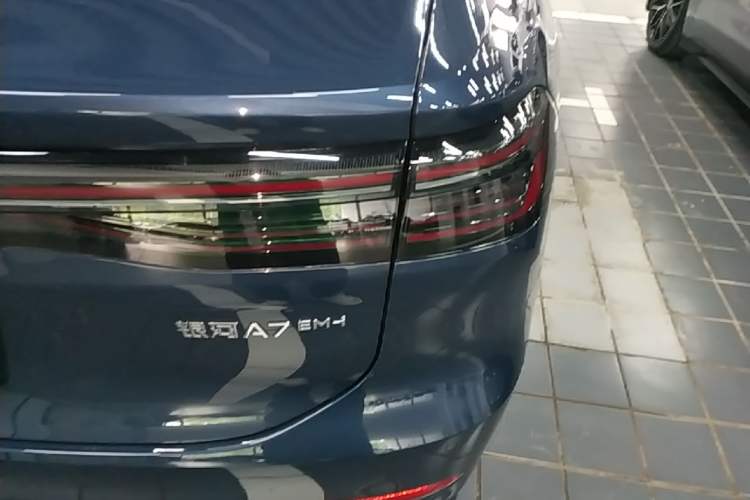 Used Geely Galaxy A7 2025 Model EM-i 150km Starship Edition Right Rear Taillight
