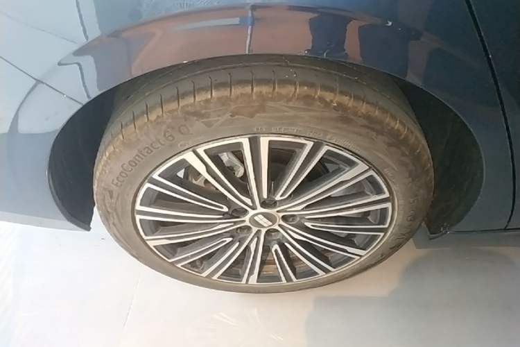 Used Geely Galaxy A7 2025 Model EM-i 150km Starship Edition Right Rear Wheel Hub