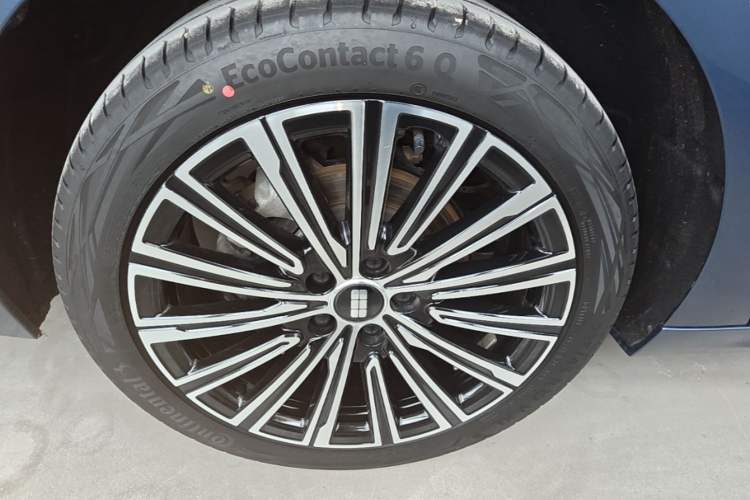 Used Geely Galaxy A7 2025 Model EM-i 150km Starship Edition Right Rear Wheel Hub