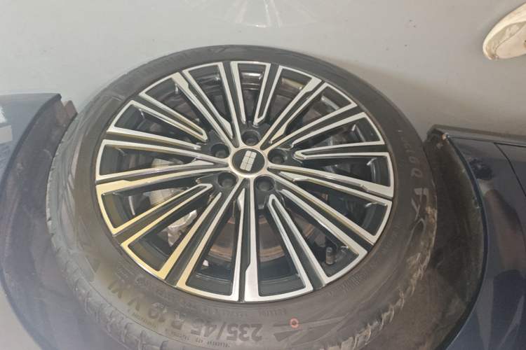 Used Geely Galaxy A7 2025 Model EM-i 150km Starship Edition Right Rear Wheel Hub