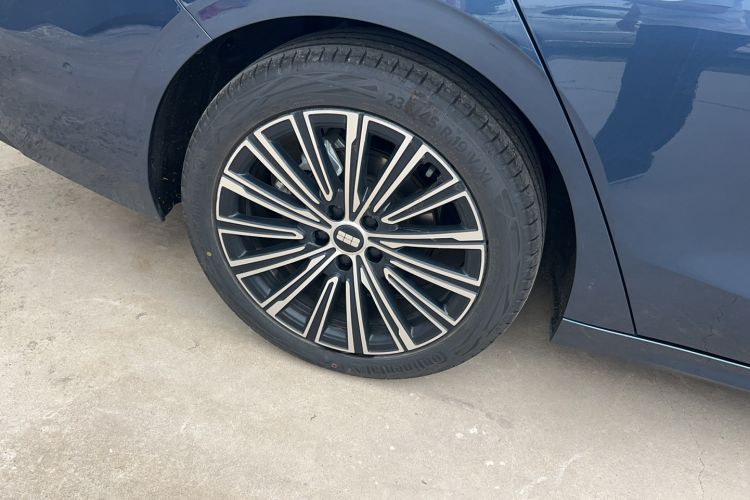 Used Geely Galaxy A7 2025 Model EM-i 150km Starship Edition Right Rear Wheel Hub