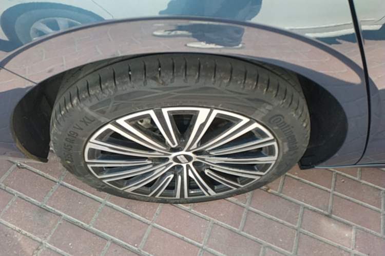 Used Geely Galaxy A7 2025 Model EM-i 150km Starship Edition Right Rear Wheel Hub