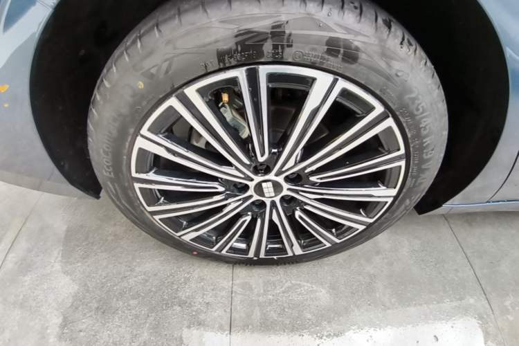 Used Geely Galaxy A7 2025 Model EM-i 150km Starship Edition Right Rear Wheel Hub