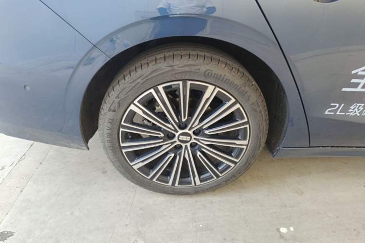Used Geely Galaxy A7 2025 Model EM-i 150km Starship Edition Right Rear Wheel Hub