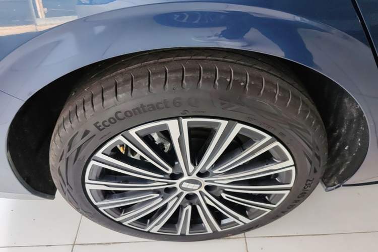 Used Geely Galaxy A7 2025 Model EM-i 150km Starship Edition Right Rear Wheel Hub