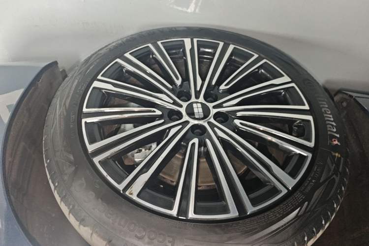 Used Geely Galaxy A7 2025 Model EM-i 150km Starship Edition Right Rear Wheel Hub
