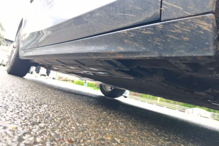 Used Geely Galaxy A7 2025 Model EM-i 150km Starship Edition Right Side Sill