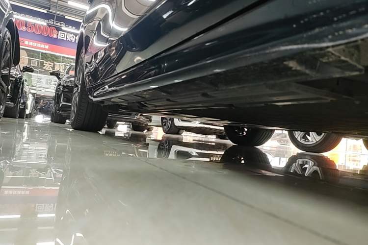 Used Geely Galaxy A7 2025 Model EM-i 150km Starship Edition Right Side Sill