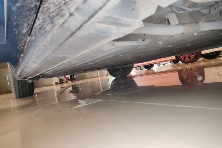 Used Geely Galaxy A7 2025 Model EM-i 150km Starship Edition Right Side Sill