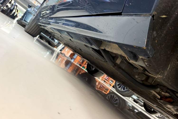 Used Geely Galaxy A7 2025 Model EM-i 150km Starship Edition Right Side Sill