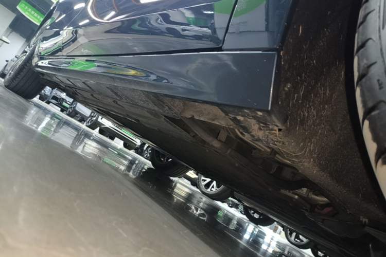Used Geely Galaxy A7 2025 Model EM-i 150km Starship Edition Right Side Sill