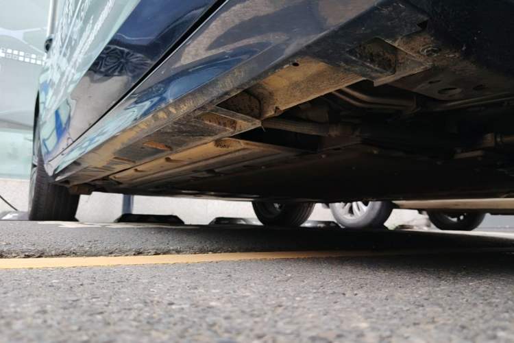 Used Geely Galaxy A7 2025 Model EM-i 150km Starship Edition Right Side Sill