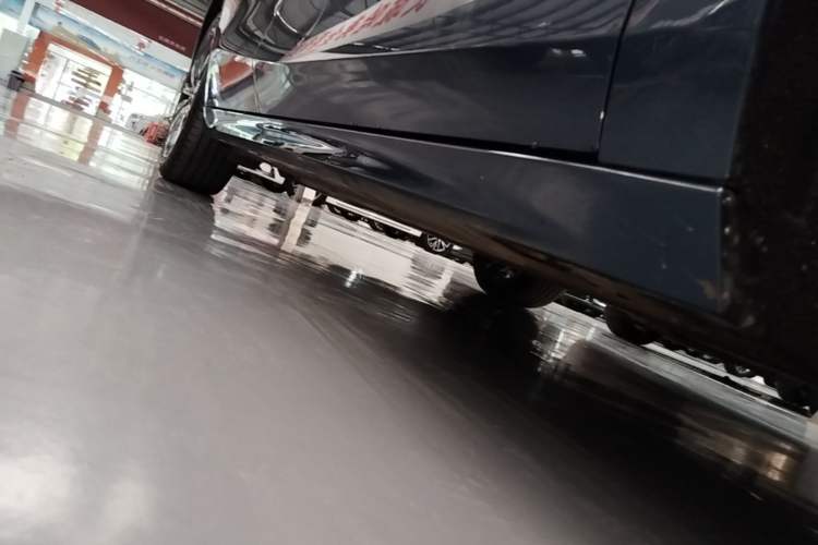Used Geely Galaxy A7 2025 Model EM-i 150km Starship Edition Right Side Sill