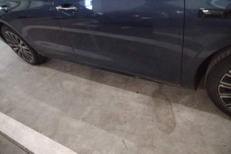 Used Geely Galaxy A7 2025 Model EM-i 150km Starship Edition Right Side Sill