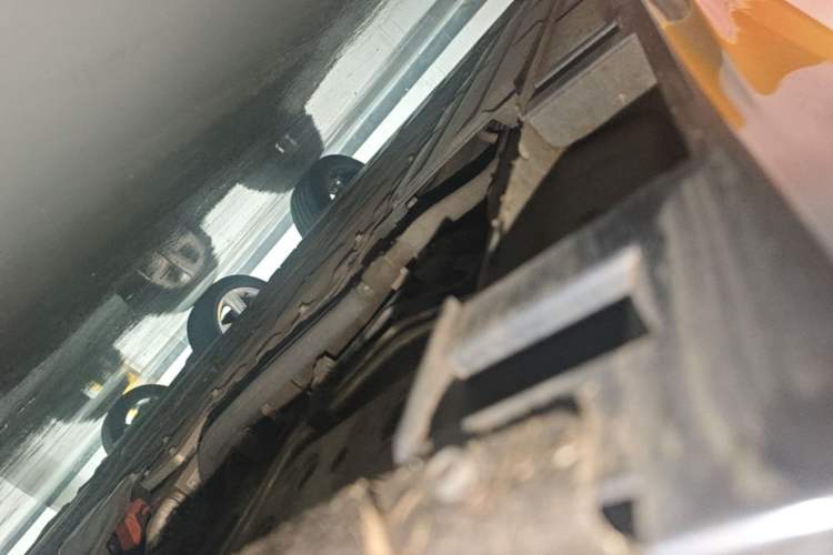 Used Geely Galaxy A7 2025 Model EM-i 150km Starship Edition Right Side Sill