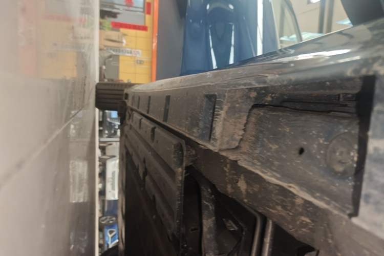 Used Geely Galaxy A7 2025 Model EM-i 150km Starship Edition Right Side Sill