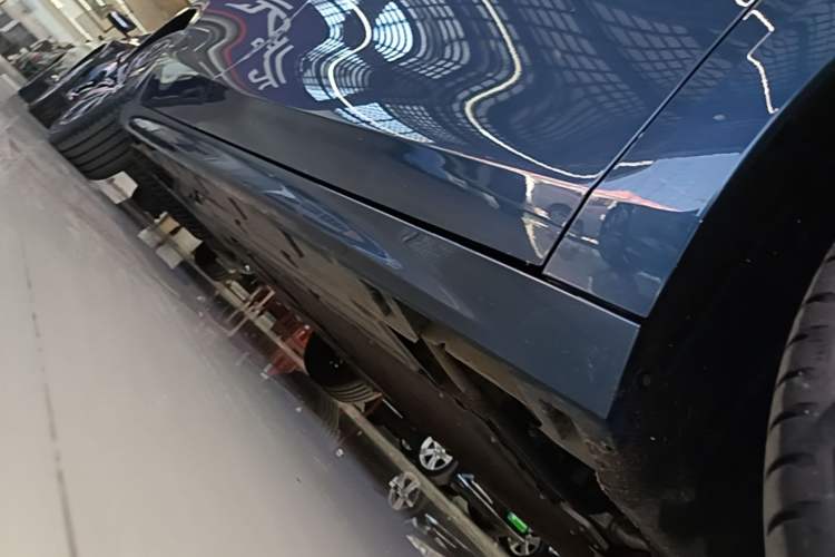 Used Geely Galaxy A7 2025 Model EM-i 150km Starship Edition Right Side Sill
