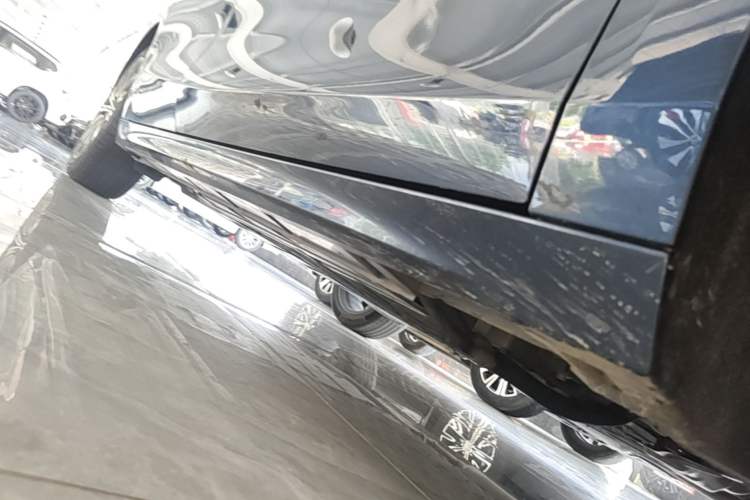 Used Geely Galaxy A7 2025 Model EM-i 150km Starship Edition Right Side Sill