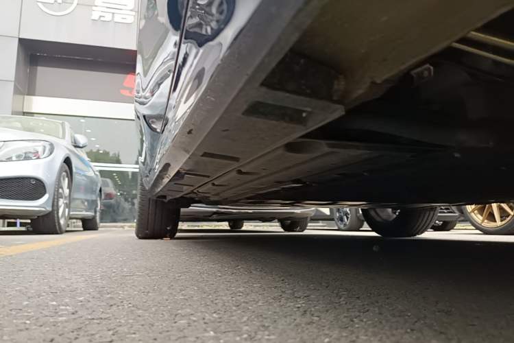 Used Geely Galaxy A7 2025 Model EM-i 150km Starship Edition Right Side Sill