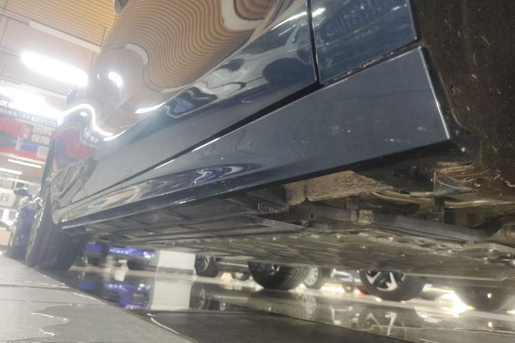 Used Geely Galaxy A7 2025 Model EM-i 150km Starship Edition Right Side Sill
