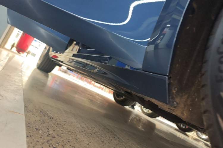 Used Geely Galaxy A7 2025 Model EM-i 150km Starship Edition Right Side Sill