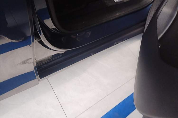 Used Geely Galaxy A7 2025 Model EM-i 150km Starship Edition Right Side Sill