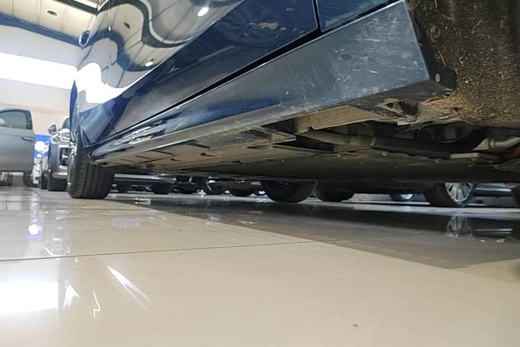 Used Geely Galaxy A7 2025 Model EM-i 150km Starship Edition Right Side Sill