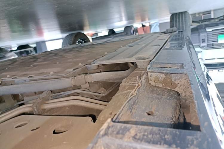 Used Geely Galaxy A7 2025 Model EM-i 150km Starship Edition Right Side Sill